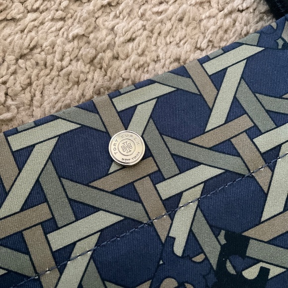 Tory Burch Basketweave Canvas/ Leather Handles Tote Bag Navy - Picture 4 of 8